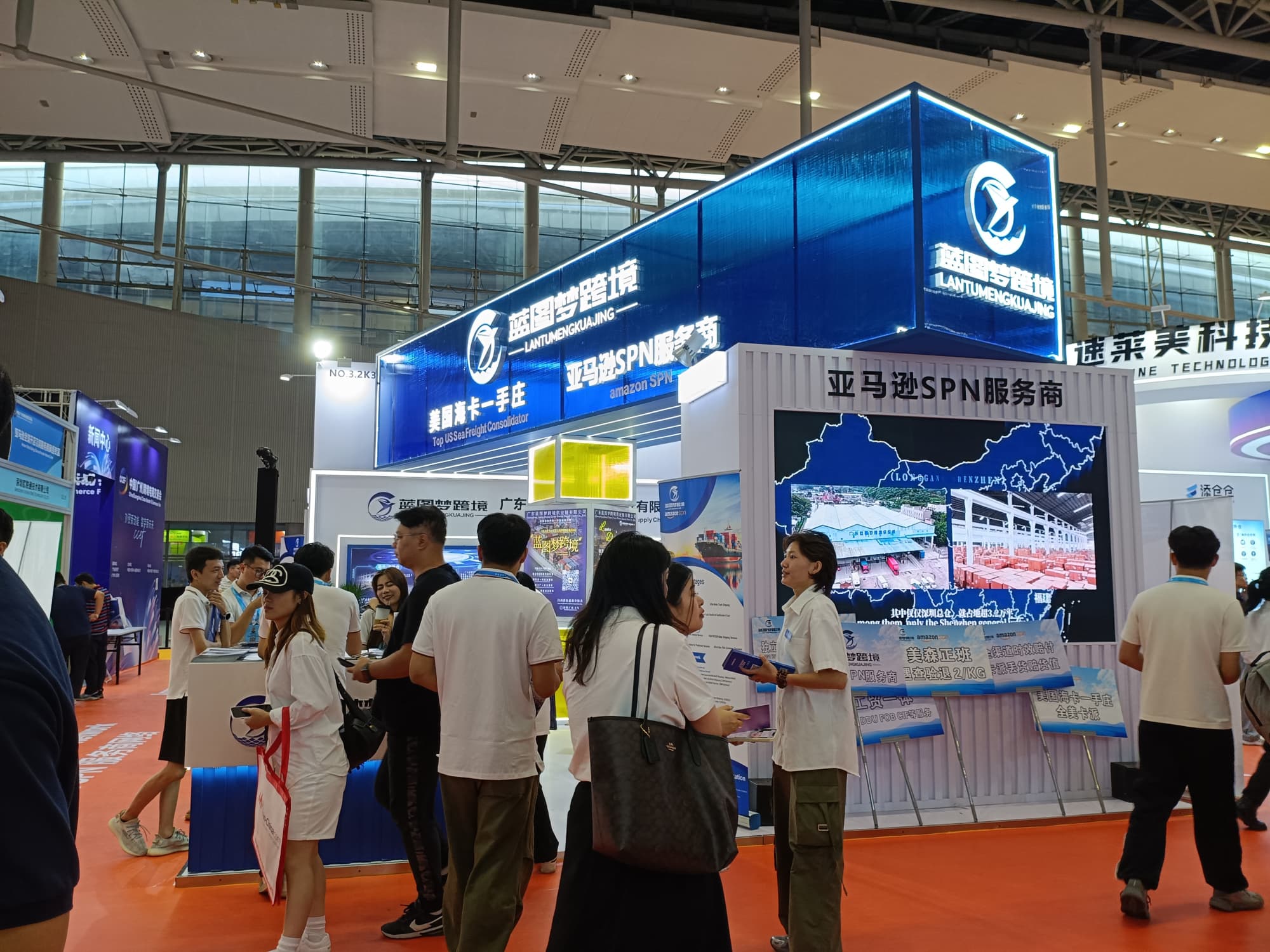 廣州物流展展位設(shè)計(jì)：突出核心技術(shù)，在同類展位中脫穎而出