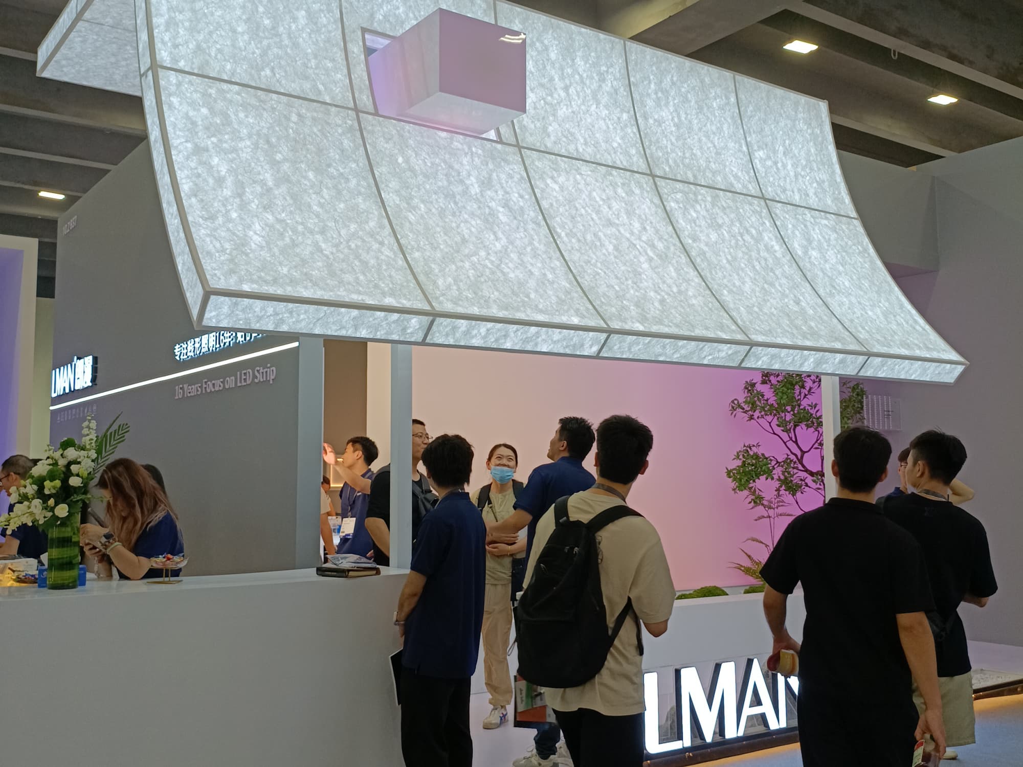 光亞展展臺設計：智能照明場景搭建，凸顯品牌技術實力