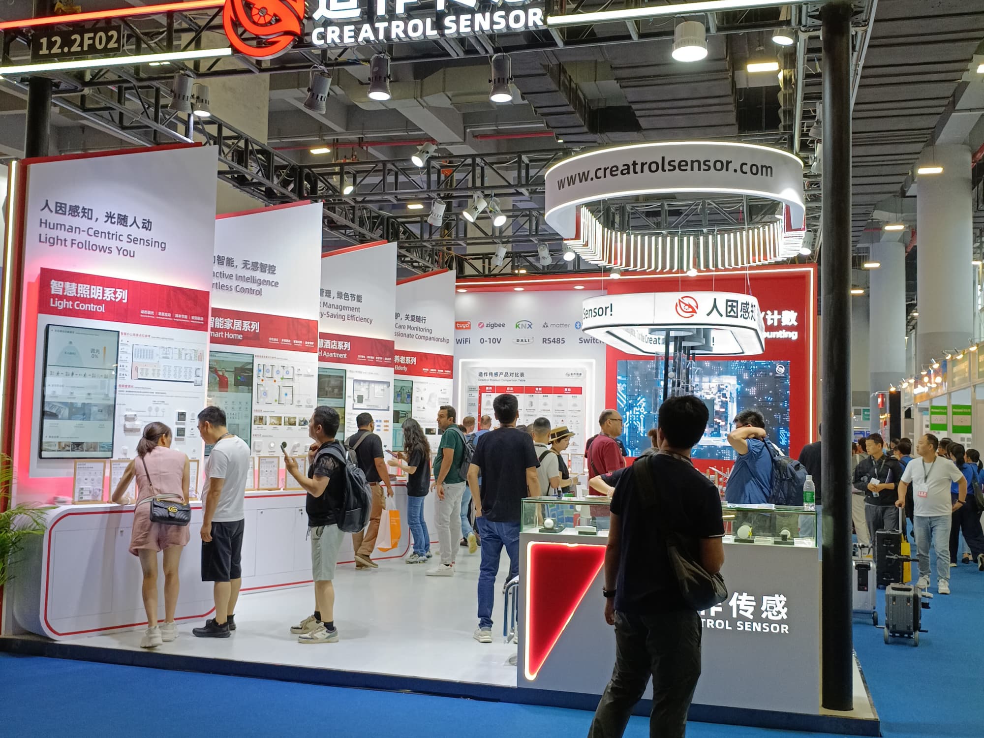 廣州光亞展展臺定制：空間高效利用，小展位也有大展示效果